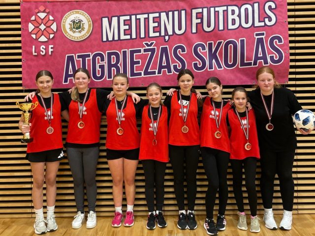 Meiteņu futbols