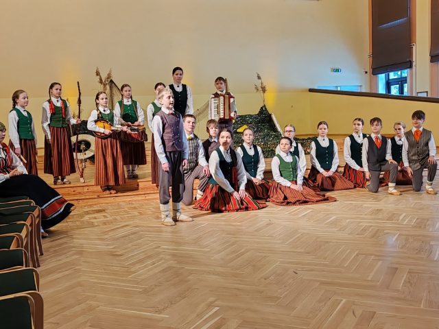 Mūsu folkloras kopai 1.PAKĀPE!